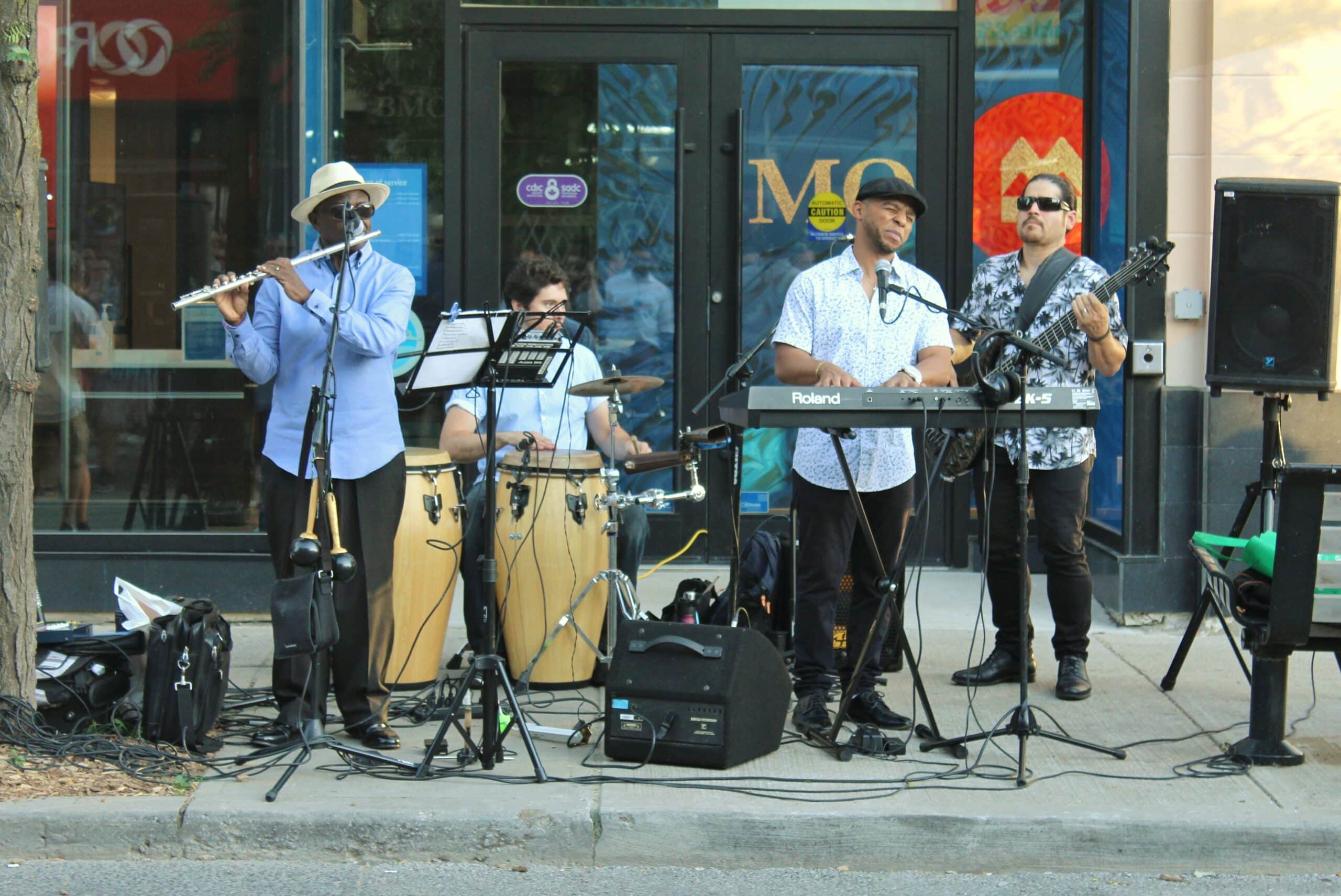 Jazz musicians play on the street